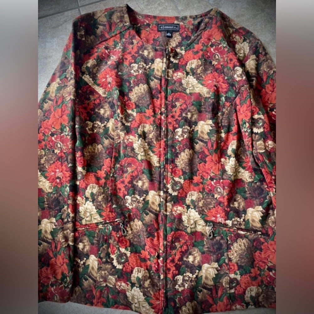 Full front zip shirt - can also be worn as a jacket - size XL -perfect condition